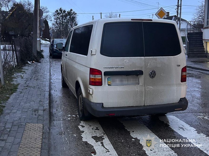 На Львівщині викрали мікроавтобус: поліція показала фото підозрюваного