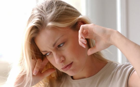 Що може означати дзвін у вухах: знайшовся зв'язок із нестачею вітаміну