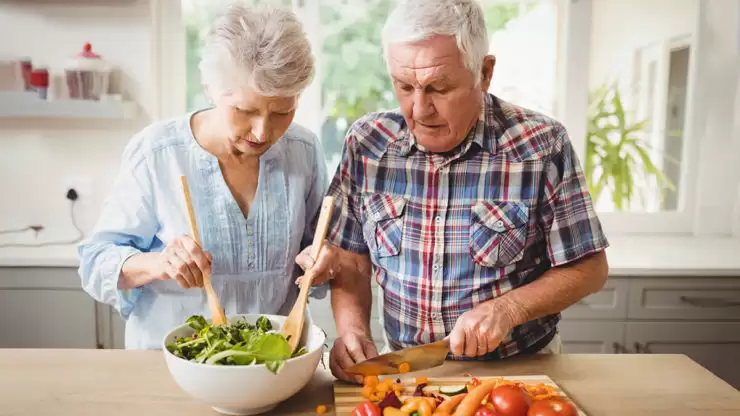 Секрети довголіття: як харчуватися, щоб продовжити життя на третину