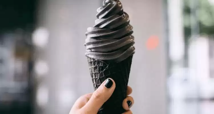 Вчені назвали шкідливі продукти, які найлегше викликають звикання