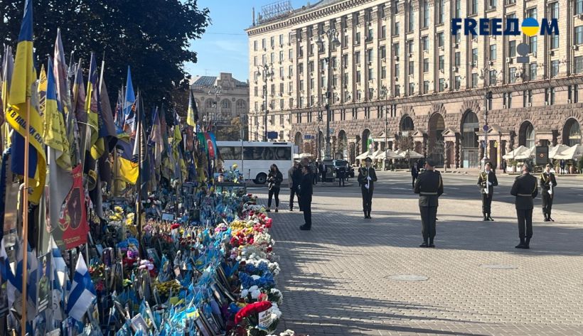 Зеленский и Мерц почтили память погибших украинских защитников на Майдане Независимости в Киеве (ВИДЕО)