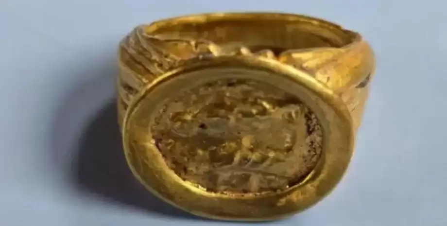 Загубила після весілля: в Болгарії знайшлася обручка, що пролежала понад тисячу років