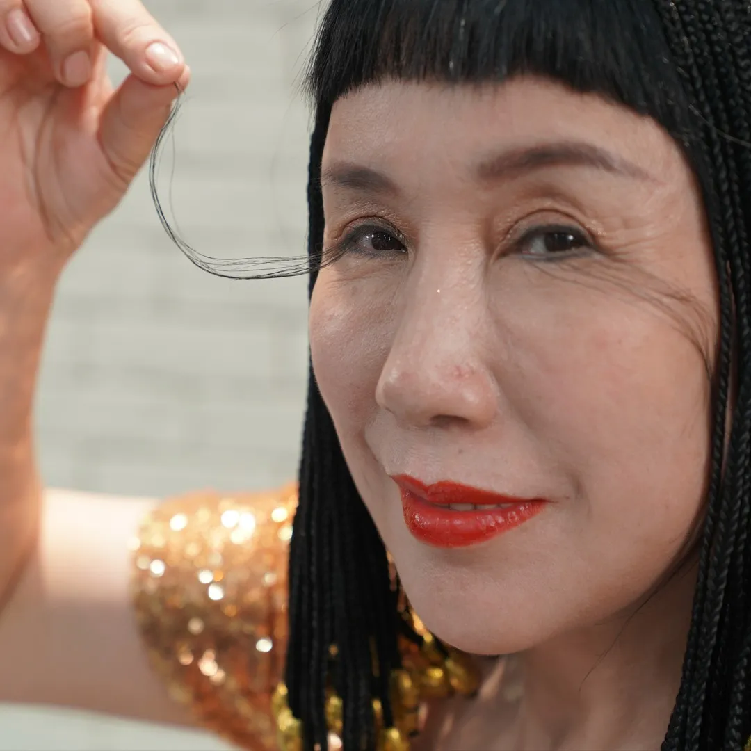 20 сантиметрів краси: китаянка 10 років тримає рекорд з найдовшими віями у світі