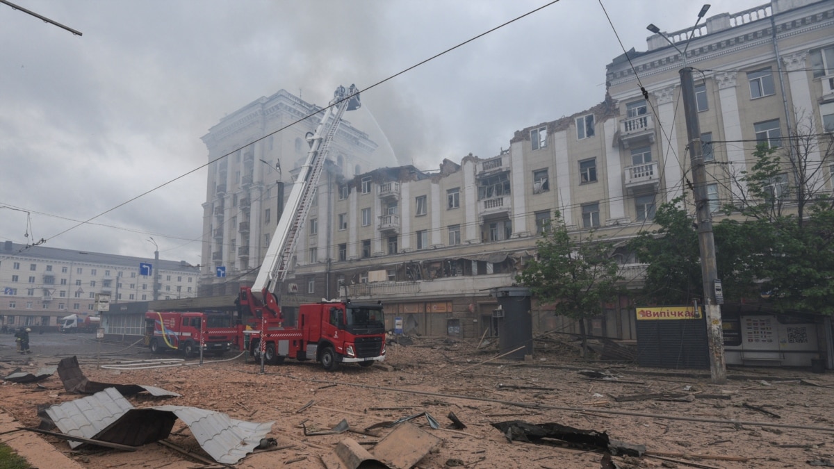 Ракетний удар РФ: у Дніпрі зросло число постраждалих, пошкоджені шість багатоповерхівок