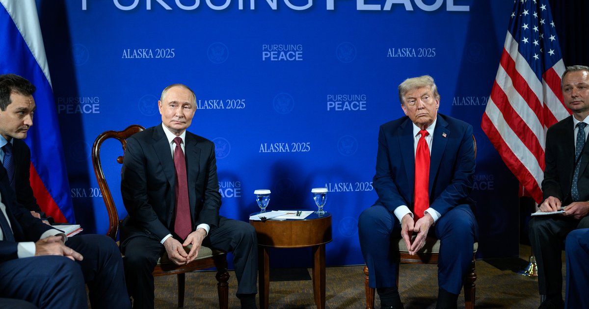 "Веду разговоры с ним": Трамп признался в постоянных телефонных переговорах с Путиным (видео)