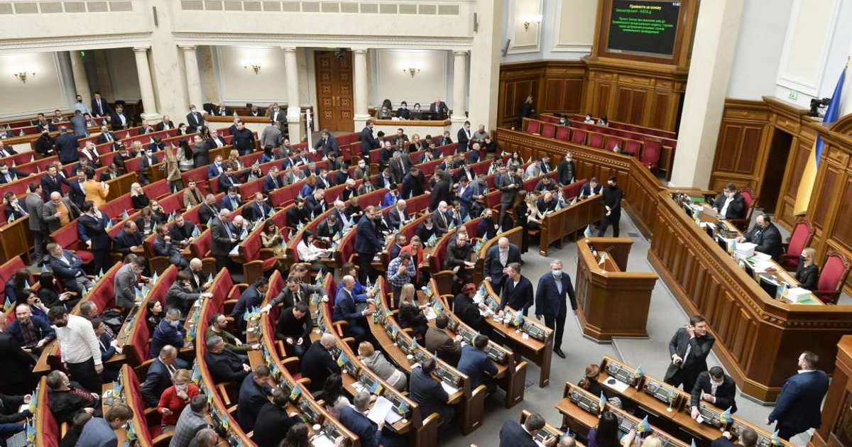 "Ситуация будет ухудшаться": Потураев заговорил о переносе работы парламента в другое место