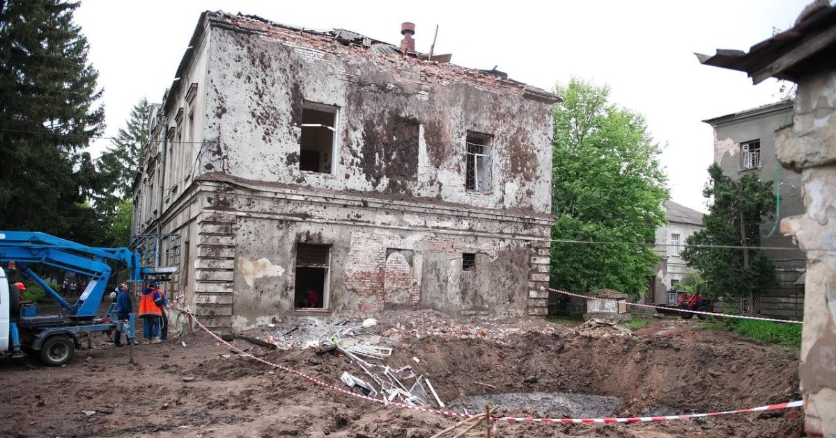 Ракетный удар по психбольнице в Харькове: в корпусах находилось более 1000 человек (фото)