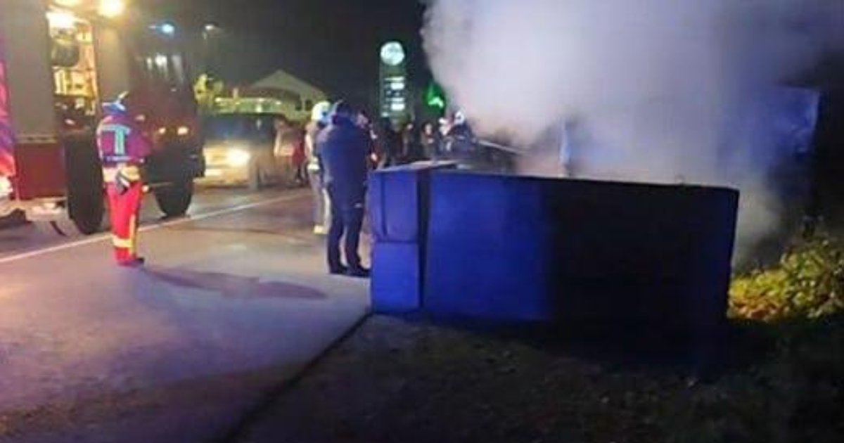 Жители села на Закарпатье бойкотируют введенный карантин: подожгли блокпост, — соцсети (видео)