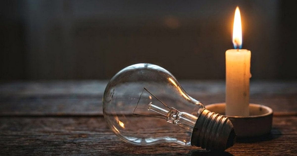 Графики отключений на 12 января: в каких регионах отключения продлятся дольше всего (фото)