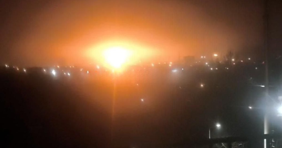 Дроны атаковали Алчевский металлургический комбинат: четыре попадания, пробитый металл и бетон (видео)