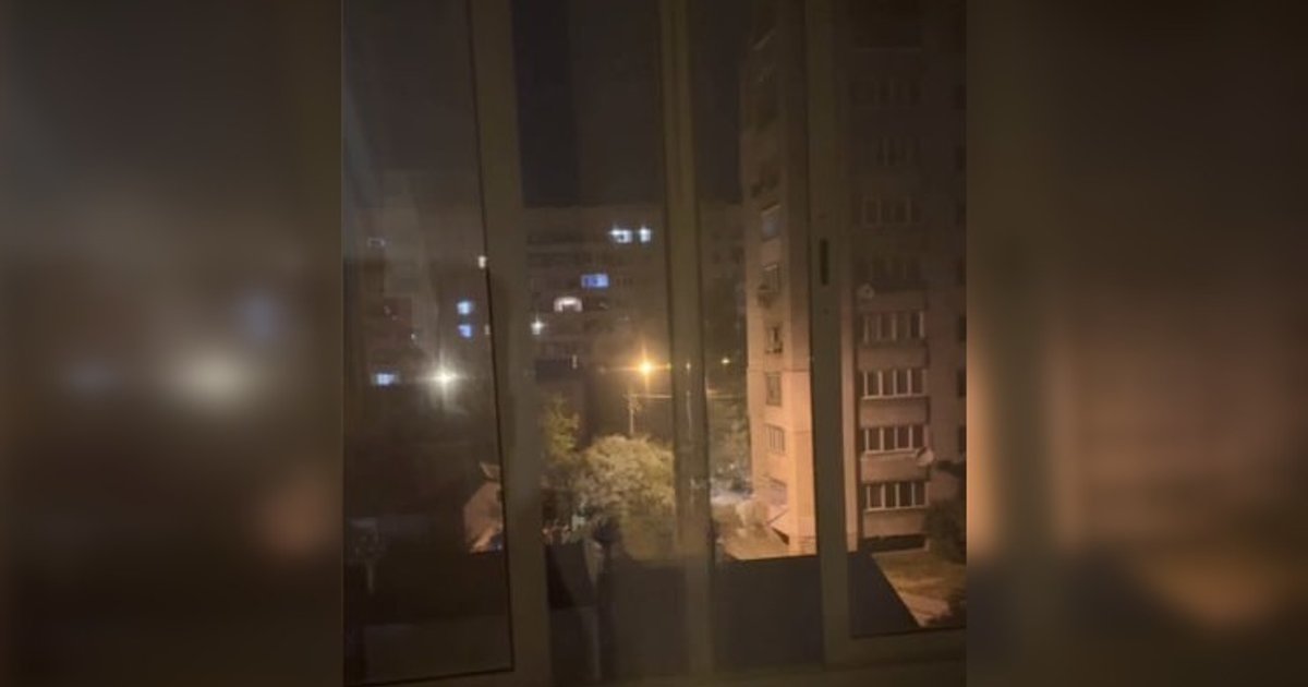 Во Львове неизвестный устроил стрельбу: целит в жилые дома, — социальные сети (видео)