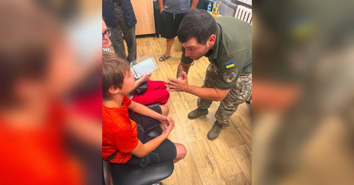В Одессе военный ТЦК избил подростка: ветераны заставили его извиниться перед парнем (видео)