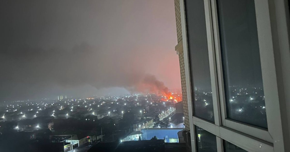 Есть жертвы среди экипажа: дроны атаковали судно в порту российского Ростова, — росСМИ (видео)