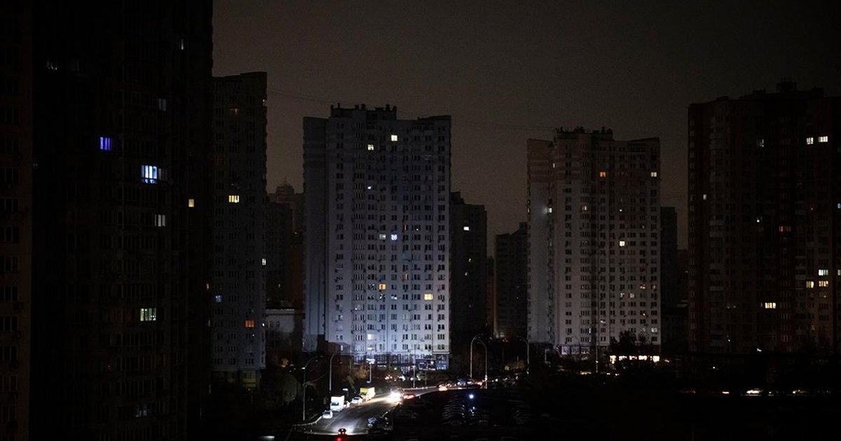 Графики отключений электроэнергии на 15 декабря: у кого не будет света более 7 часов (фото)