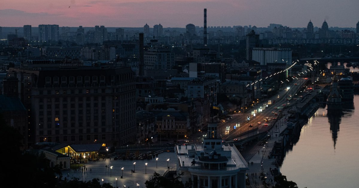 Графики отключений на 11 января: у кого будет меньше всего света в сутки (фото)