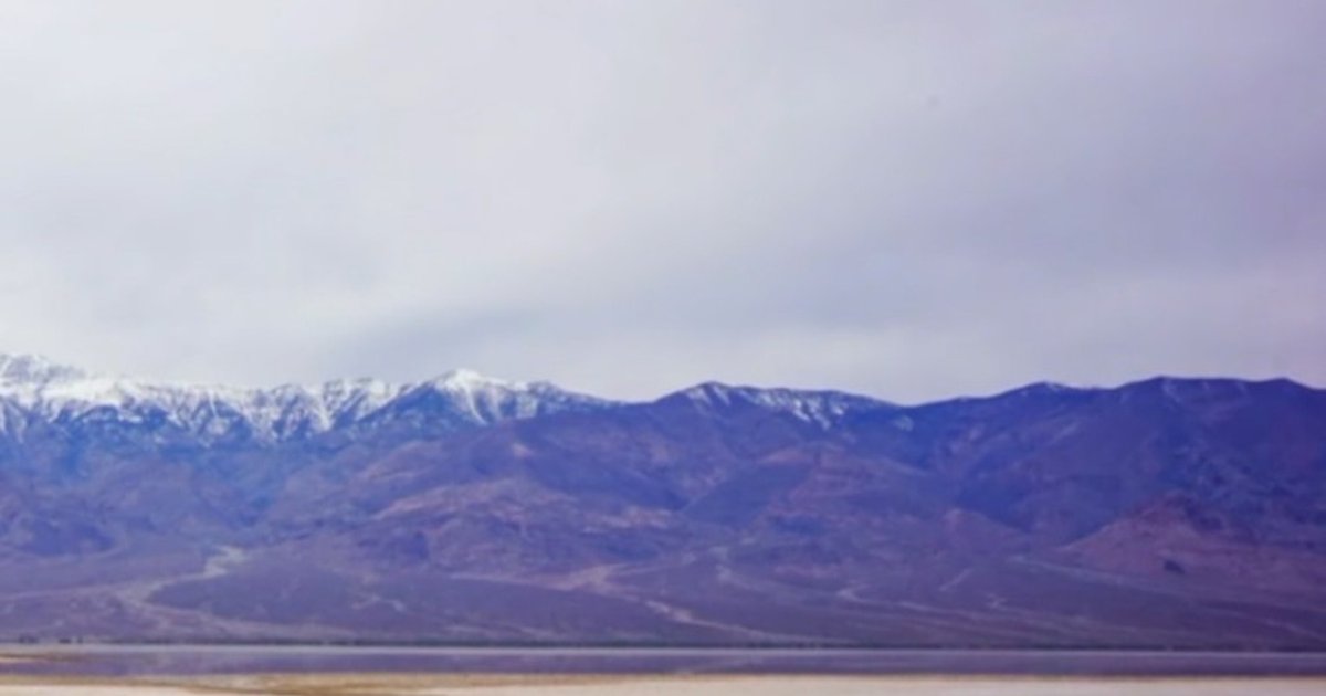 Древнее озеро неожиданно вернулось в Долину Смерти: оно исчезло тысячи лет назад (видео)