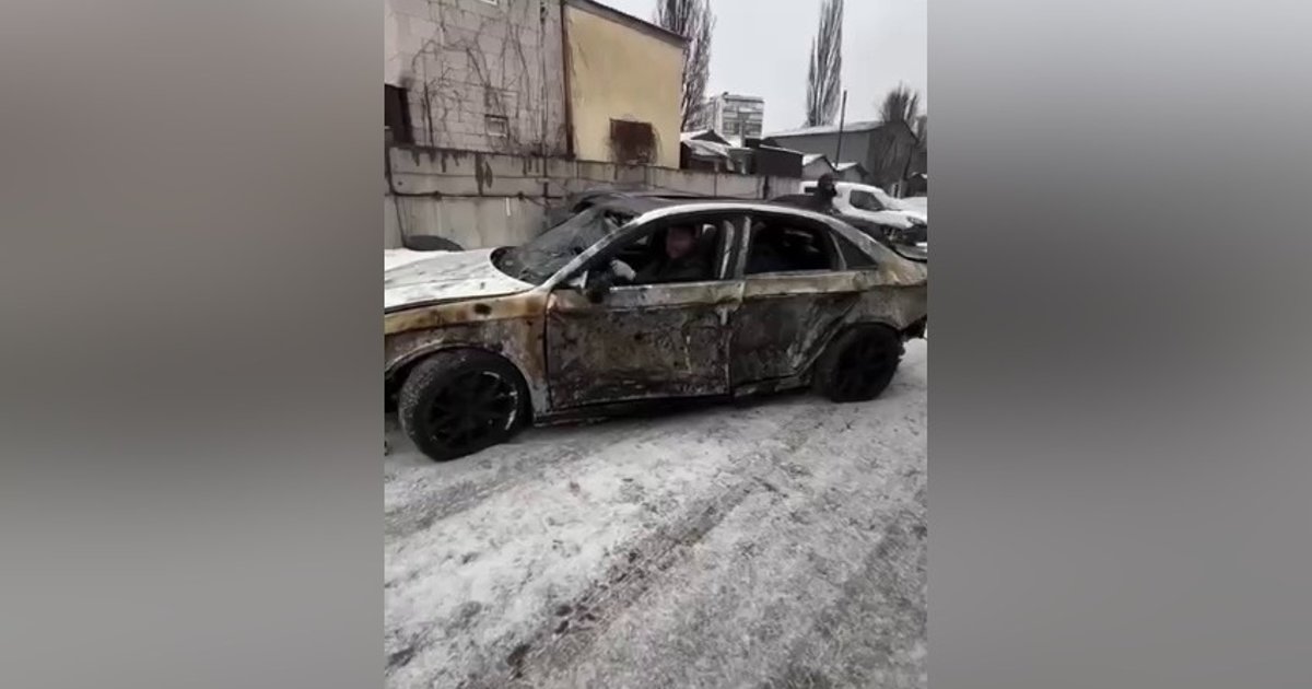 В Киеве Audi, разбитая "Шахедом", завелась и поехала (видео)