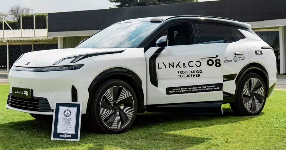 Новый рекорд: гибридный кроссовер от Geely и Volvo преодолел почти 300 км без капли бензина