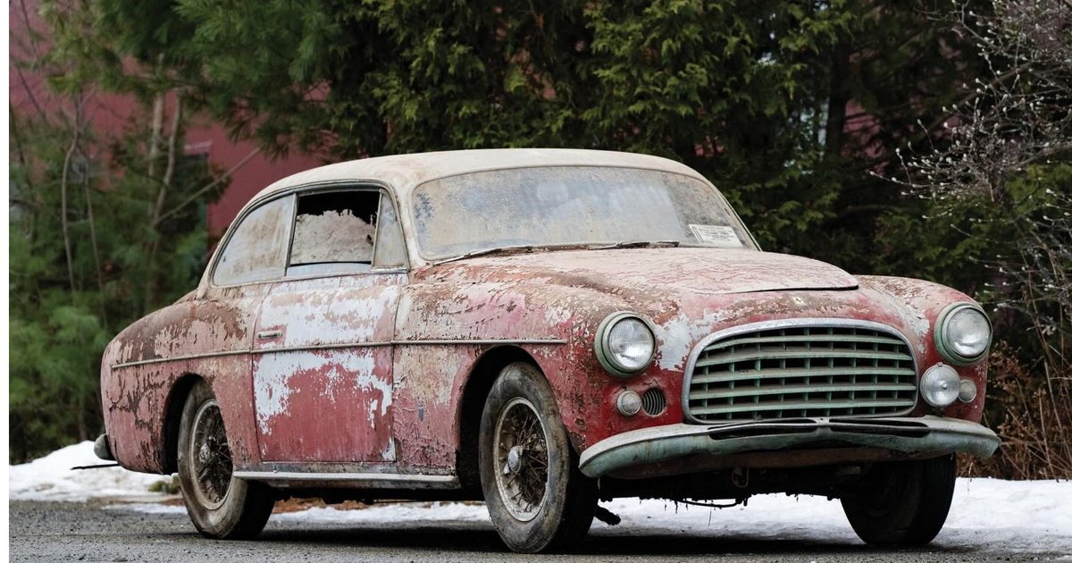 Заброшенные раритеты: коллекцию ржавых авто и мотоциклов продают за $2 миллиона (фото)