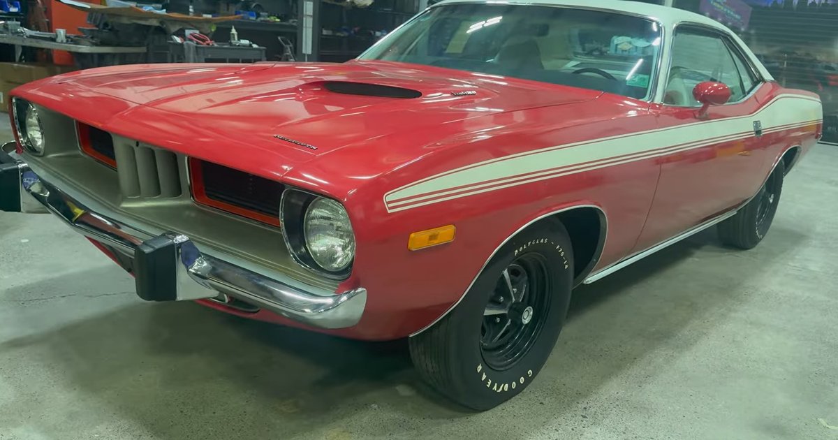 Никогда не ставили на учет: обнаружено культовое американское авто 70-х без пробега (видео)