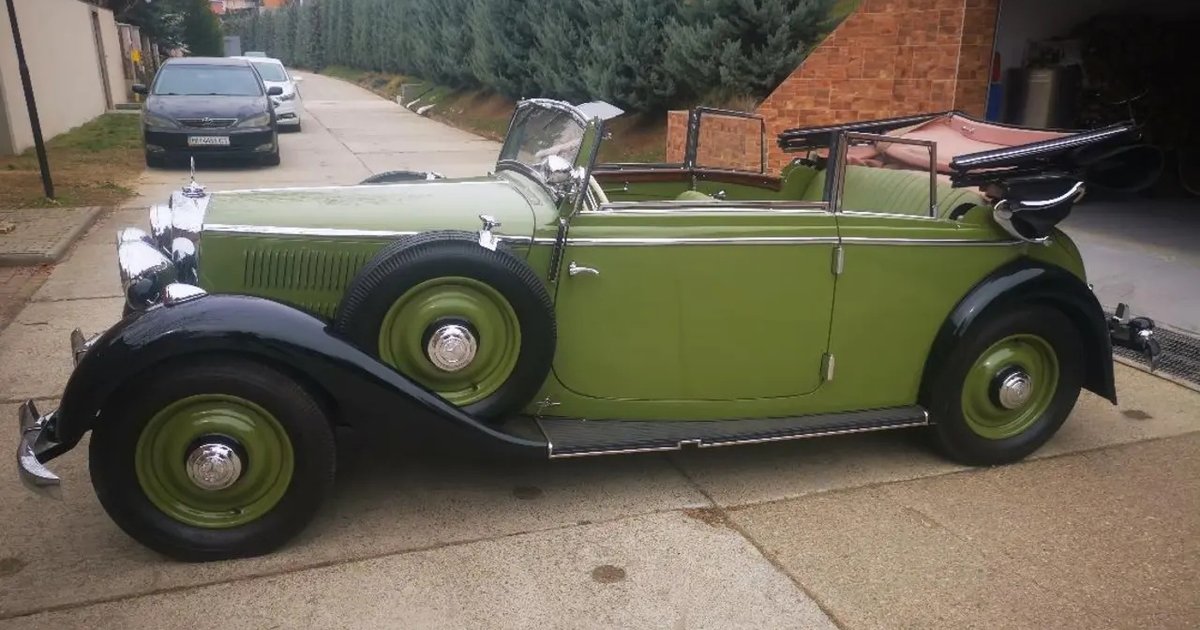 Эксклюзив по цене "Гелендвагена": в Украине продается 90-летний кабриолет Mercedes (фото)