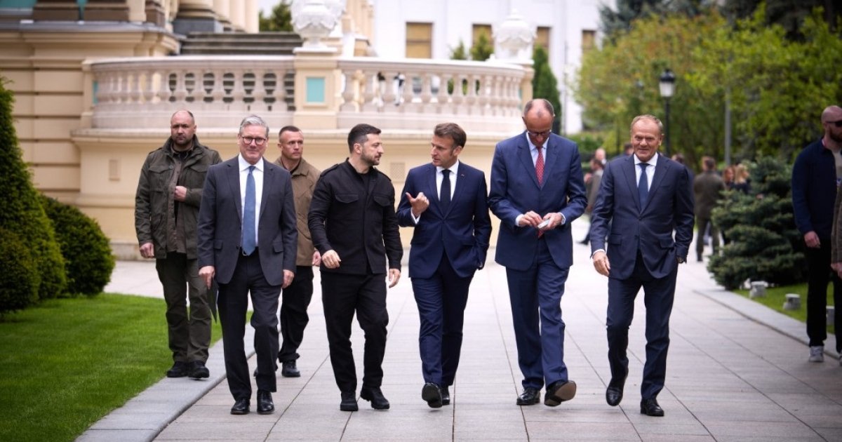 Борщ для Макрона и галушки для Туска: Клопотенко рассказал, что ели в поезде члены "коалиции желающих"