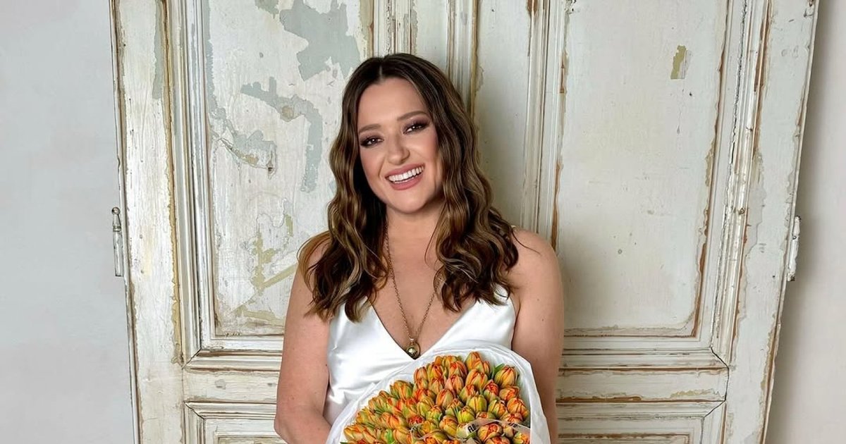 Стройный и кудрявый: 50-летняя Могилевская "засветила" своего возлюбленного (фото)