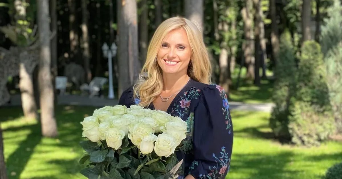 Опубликовала фото с округлившимся животиком: 39-летняя Ирина Федишин объявила о третьей беременности