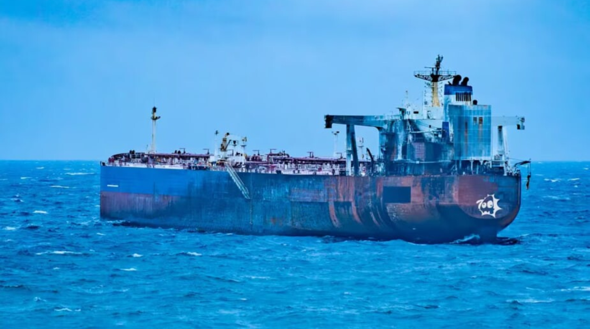 СБУ впервые поразила танкер «теневого флота» рф в нейтральных водах Средиземного моря – СМИ