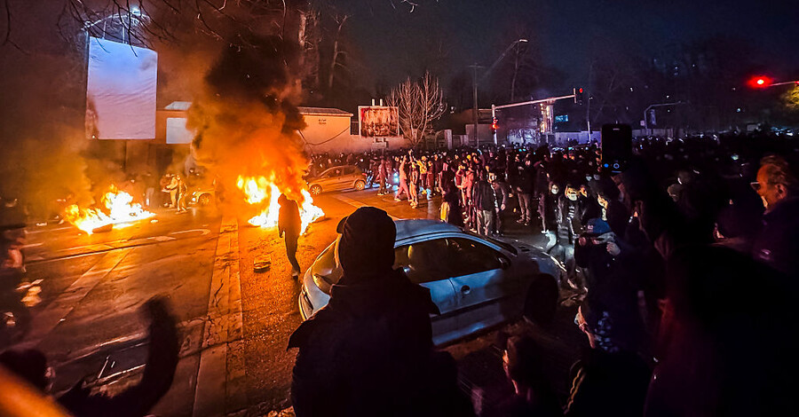 Число погибших в ходе двухнедельных протестов в Иране превысило 500 человек