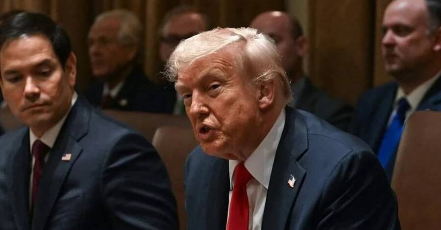 Трамп заявил, что Иран "умоляет" о соглашении и рассказал о планах на иранскую нефть