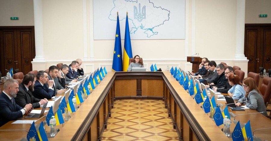 Кабмин отложил введение НДС для ФЛП и попытается договориться с МВФ