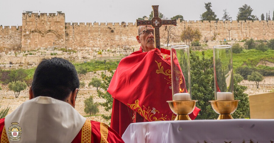 Нетаньяху распорядился пустить латинского патриарха Иерусалима в храм Гроба Господня