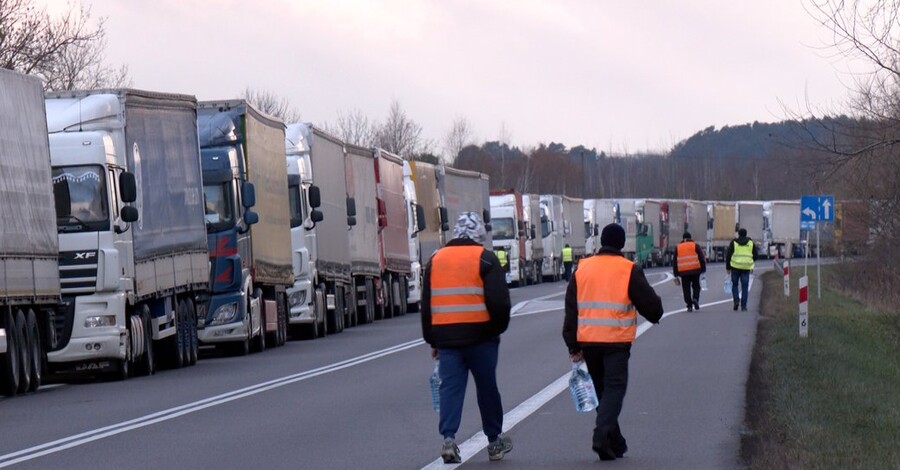 Польские фермеры разблокировали уже три КПП на границе - там стоит более 1,7 тысячи авто