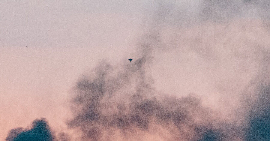 В Крыму ночью прогремела серия взрывов, в нескольких городах начались масштабные пожары