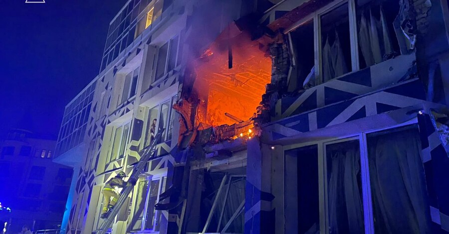 Россияне атаковали дронами Киев, поврежден медцентр, есть погибшие и пострадавшие