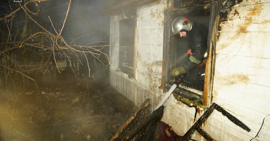 На Житомирщине в результате пожара погибли женщина и двое детей