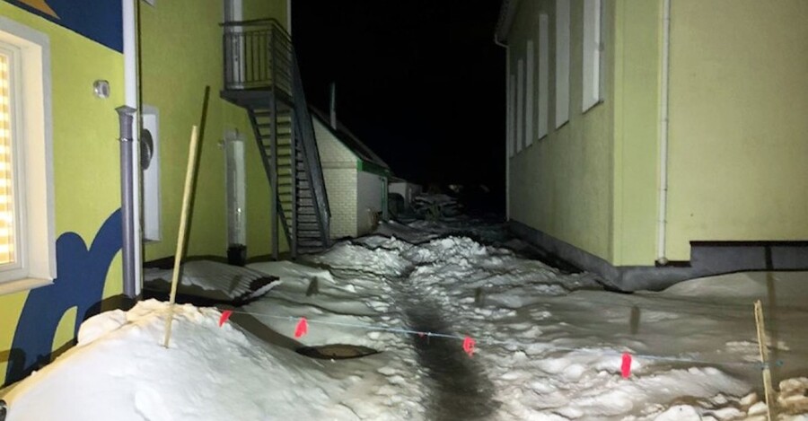 В Житомирской области ребенок травмировался из-за падения снега с крыши детсада