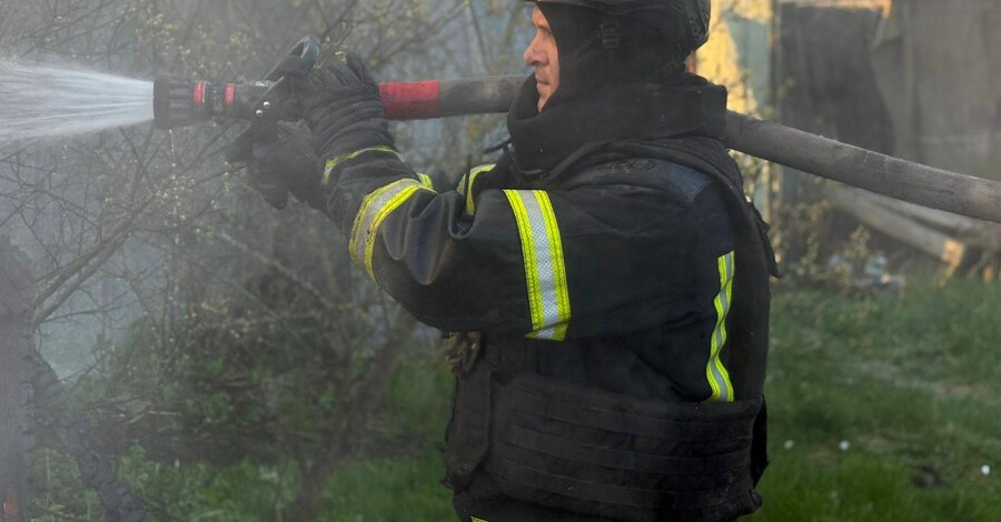 В Сумах российские «шахеды» атаковали больницу и жилищный сектор, среди раненых – подросток