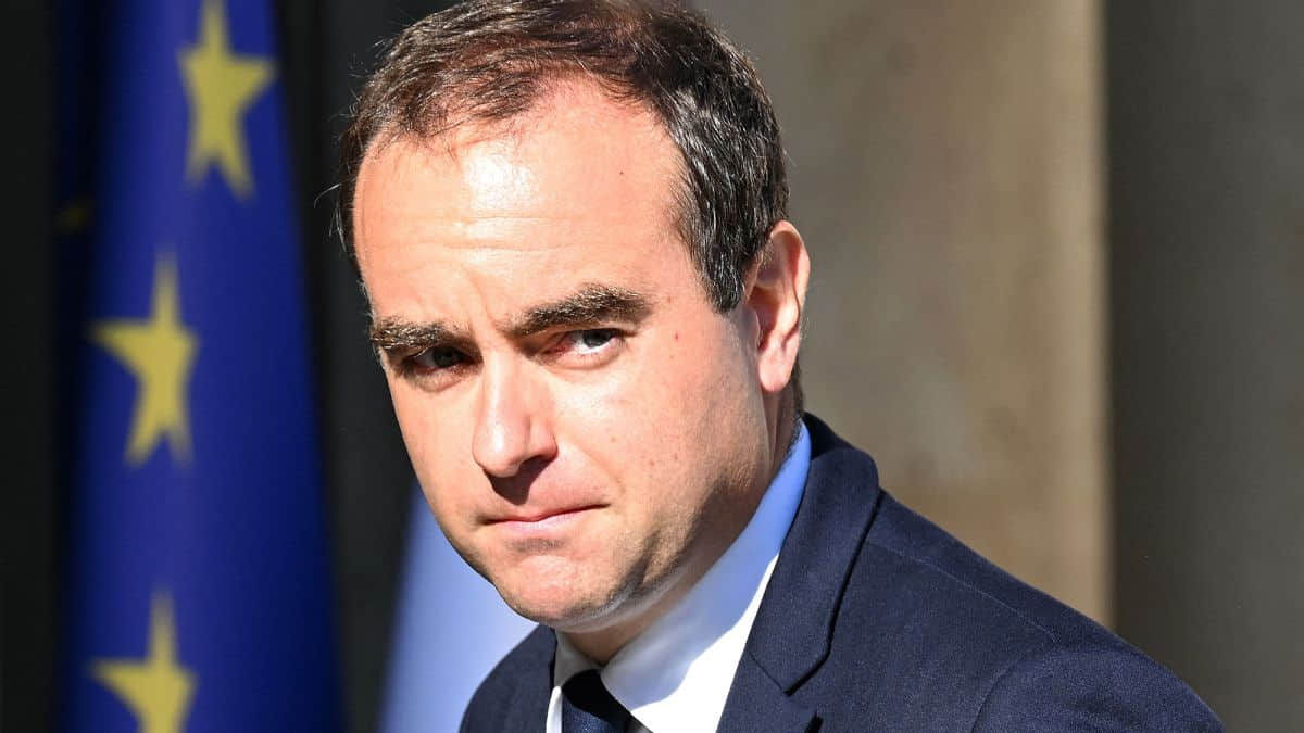 Макрон перепризначив Лекорню прем’єром