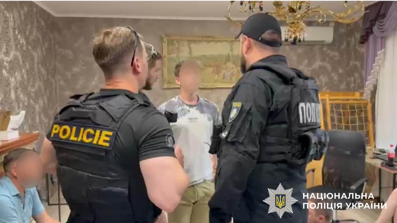 Україна видала Празі чеха, учасника мережі шахрайських кол-центрів