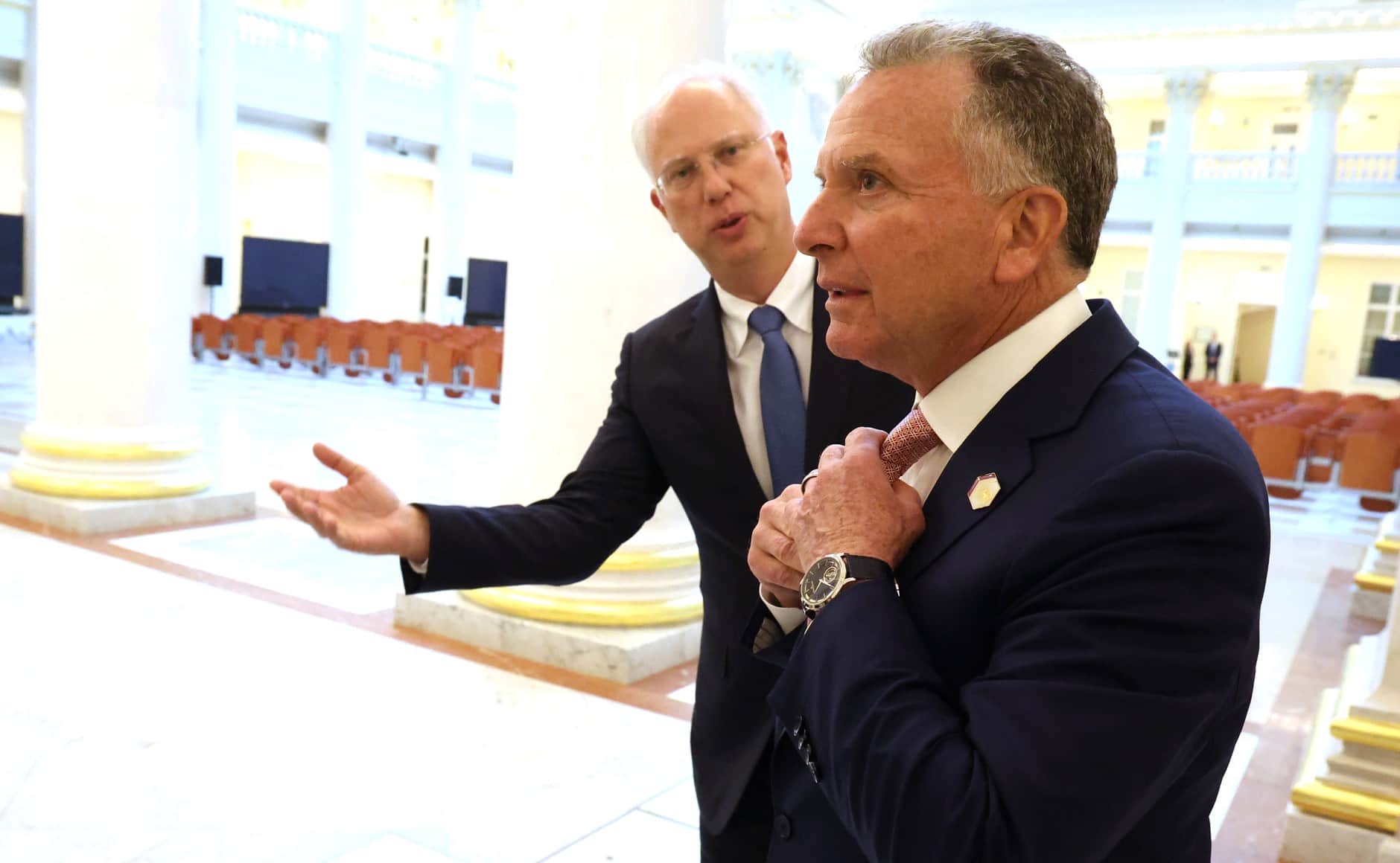 FT: новий "мирний план" США передбачає скорочення армії удвічі та визнання російської державною