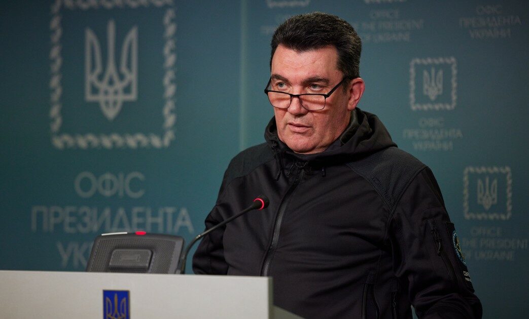 Данилов рассказал, куда могут пойти оккупанты в случае захвата Луганской области