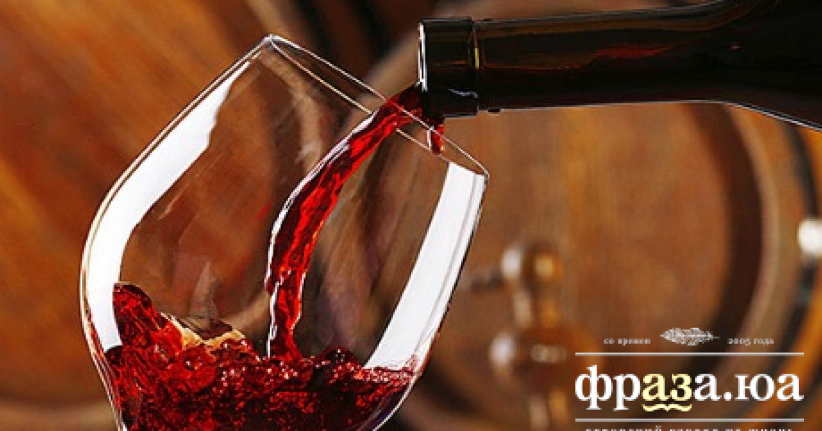 Гастроэнтеролог предупредил о страшной опасности красного вина