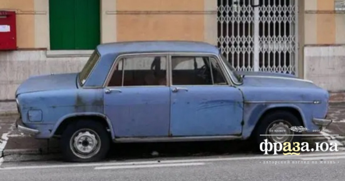 На улице одного из итальянских городков «завелся» очень необычный экспонат