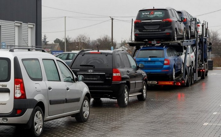 Із 1 липня в Україні скасують пільги на імпорт товарів і авто