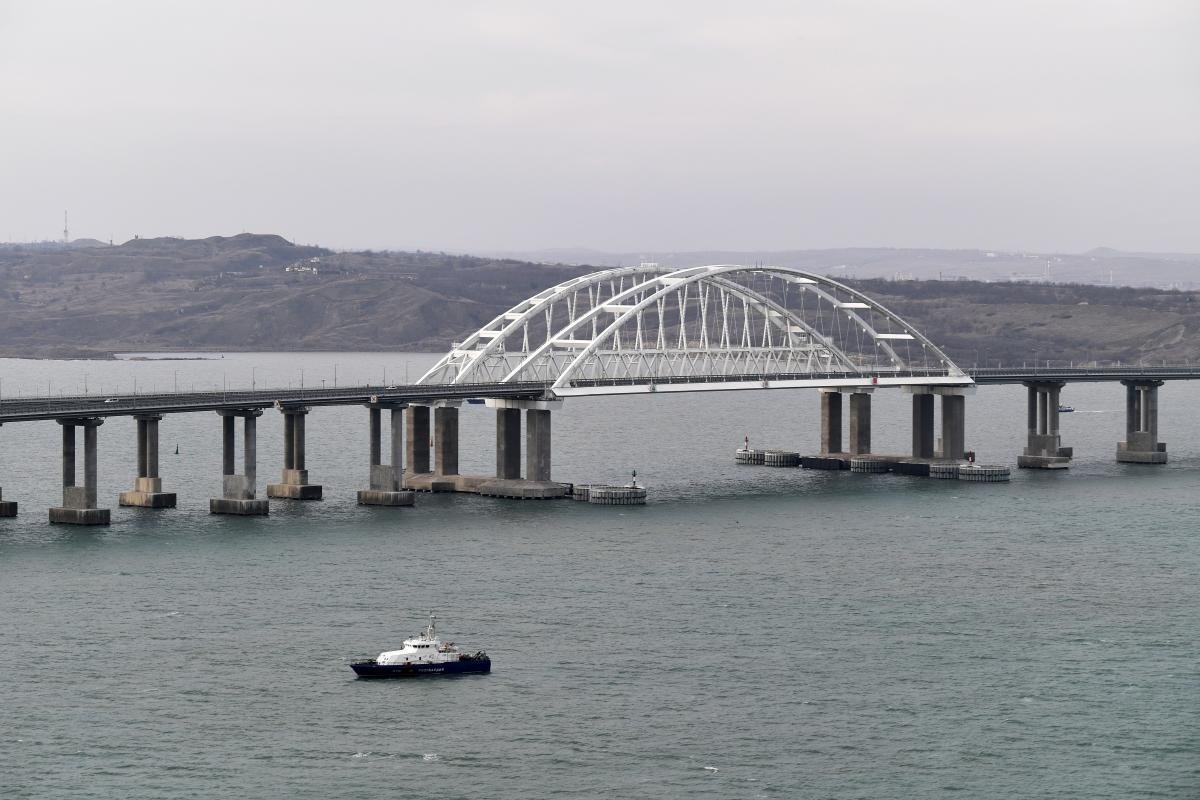 Військовий експерт назвав зброю, якою можна вдарити по Кримському мосту