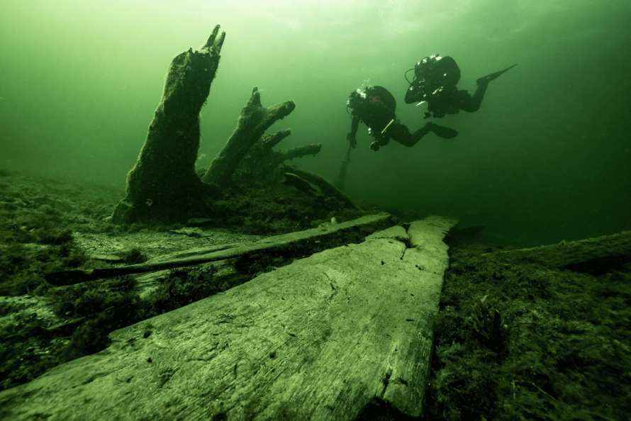Сундук со средневековым оружием найден на затонувшем корабле «Грибсхунден» (Фото)