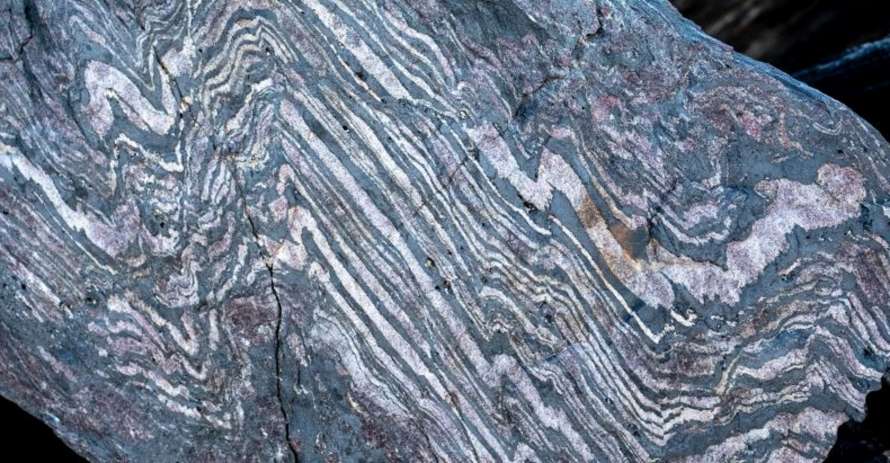 Древние камни раскрыли секрет магнитного поля Земли
