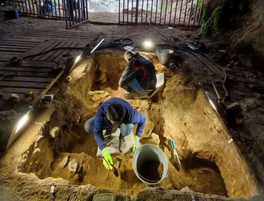 Археологи обнаружили 40 000-летние свидетельства обитания неандертальцев в пещере Гамари